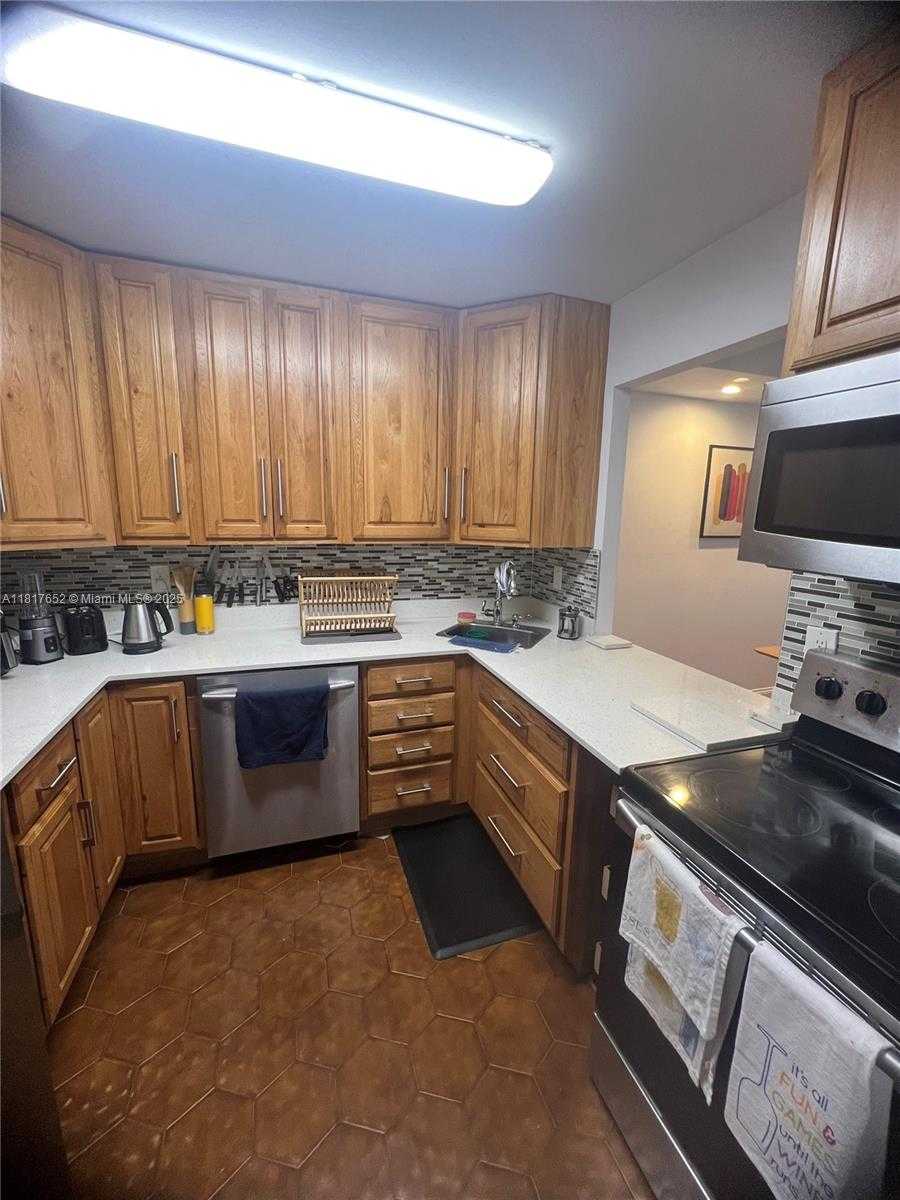 Small Image of 801 THREE ISLANDS BLVD #206, Hallandale Beach Number 9