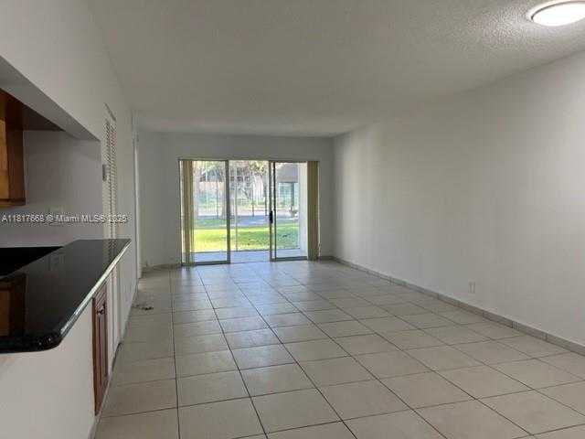 Small Image of 13900 SOUTH WEST 91 TE #13900, Miami Number 19