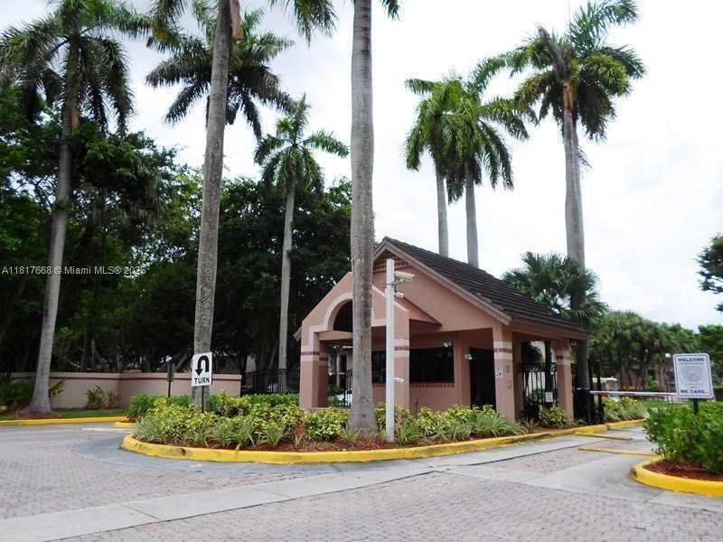 Small Image of 13900 SOUTH WEST 91 TE #13900, Miami Number 2