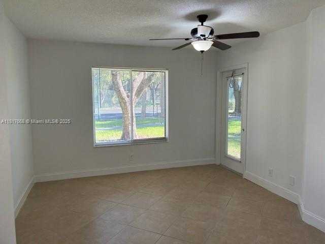 Small Image of 13900 SOUTH WEST 91 TE #13900, Miami Number 22