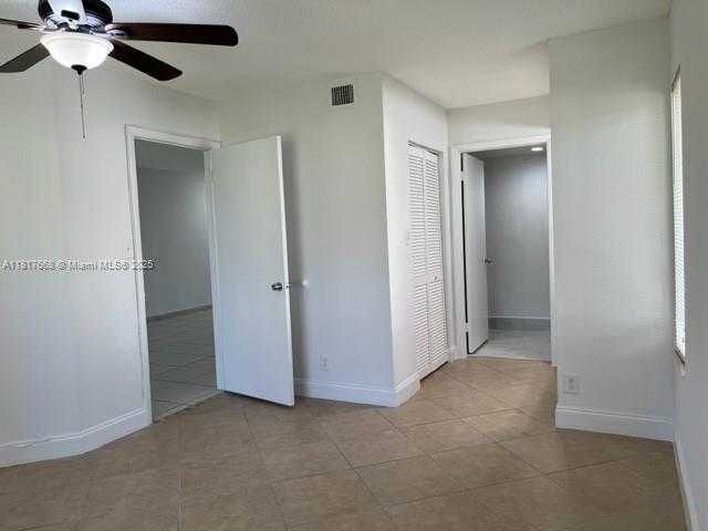 Small Image of 13900 SOUTH WEST 91 TE #13900, Miami Number 24