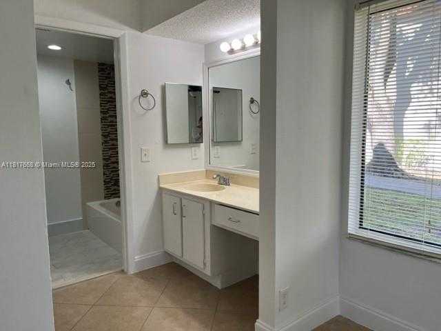 Small Image of 13900 SOUTH WEST 91 TE #13900, Miami Number 25