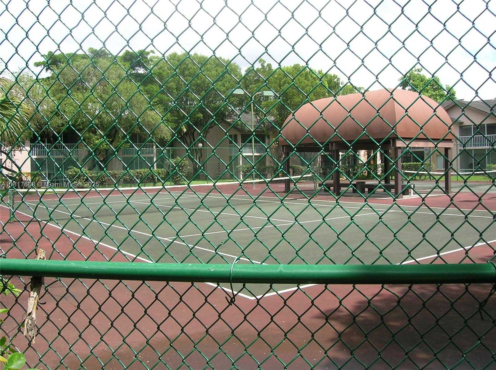Small Image of 13900 SOUTH WEST 91 TE #13900, Miami Number 30