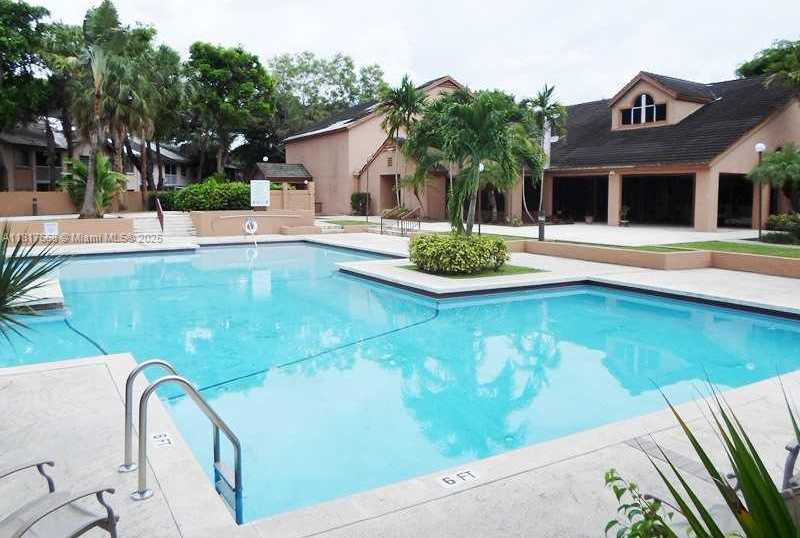 Small Image of 13900 SOUTH WEST 91 TE #13900, Miami Number 32