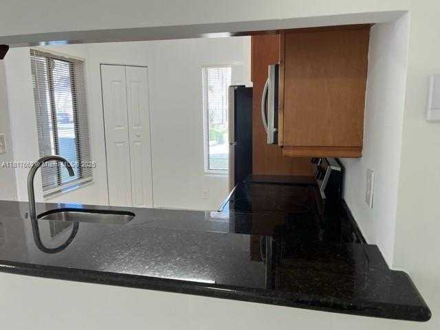 Small Image of 13900 SOUTH WEST 91 TE #13900, Miami Number 7