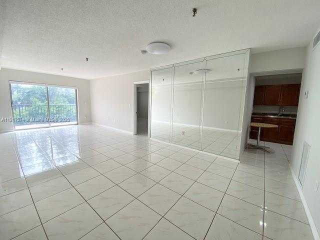 Small Image of 201 180TH DR #209, Sunny Isles Beach Number 4