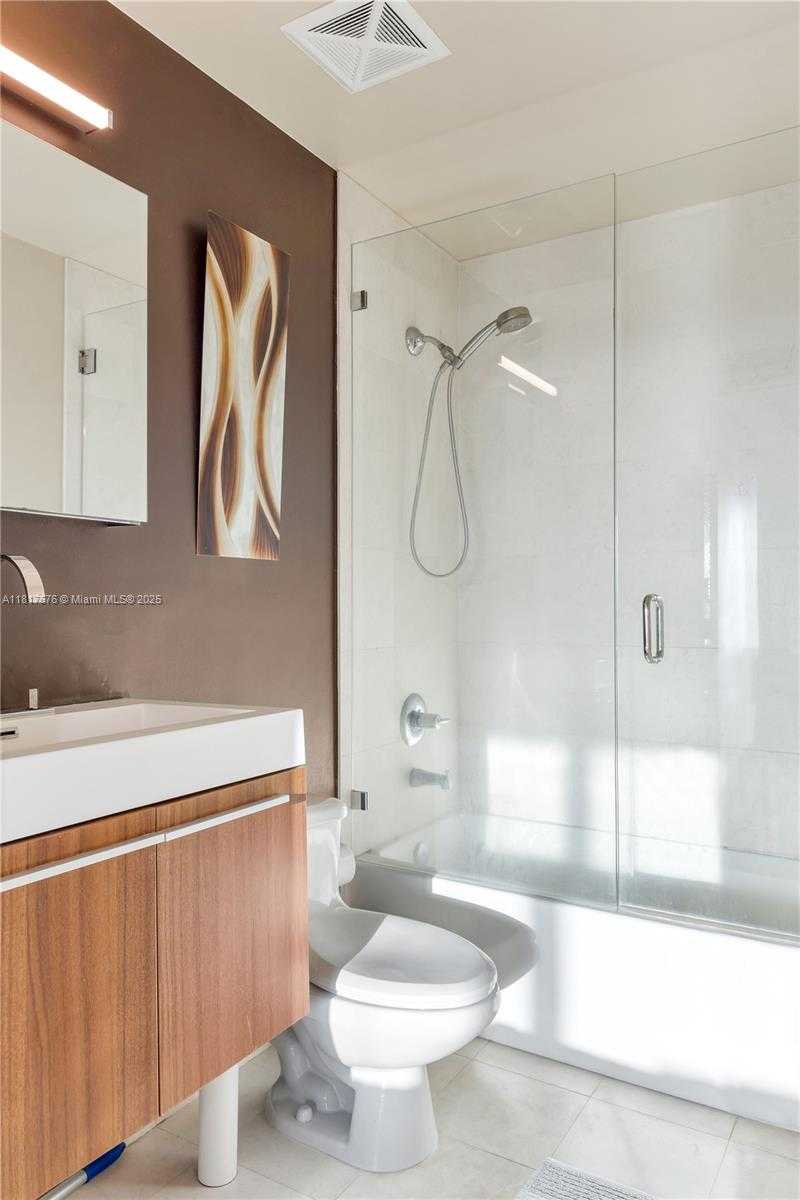 Small Image of 60 SOUTH WEST 13TH ST #3211, Miami Number 12