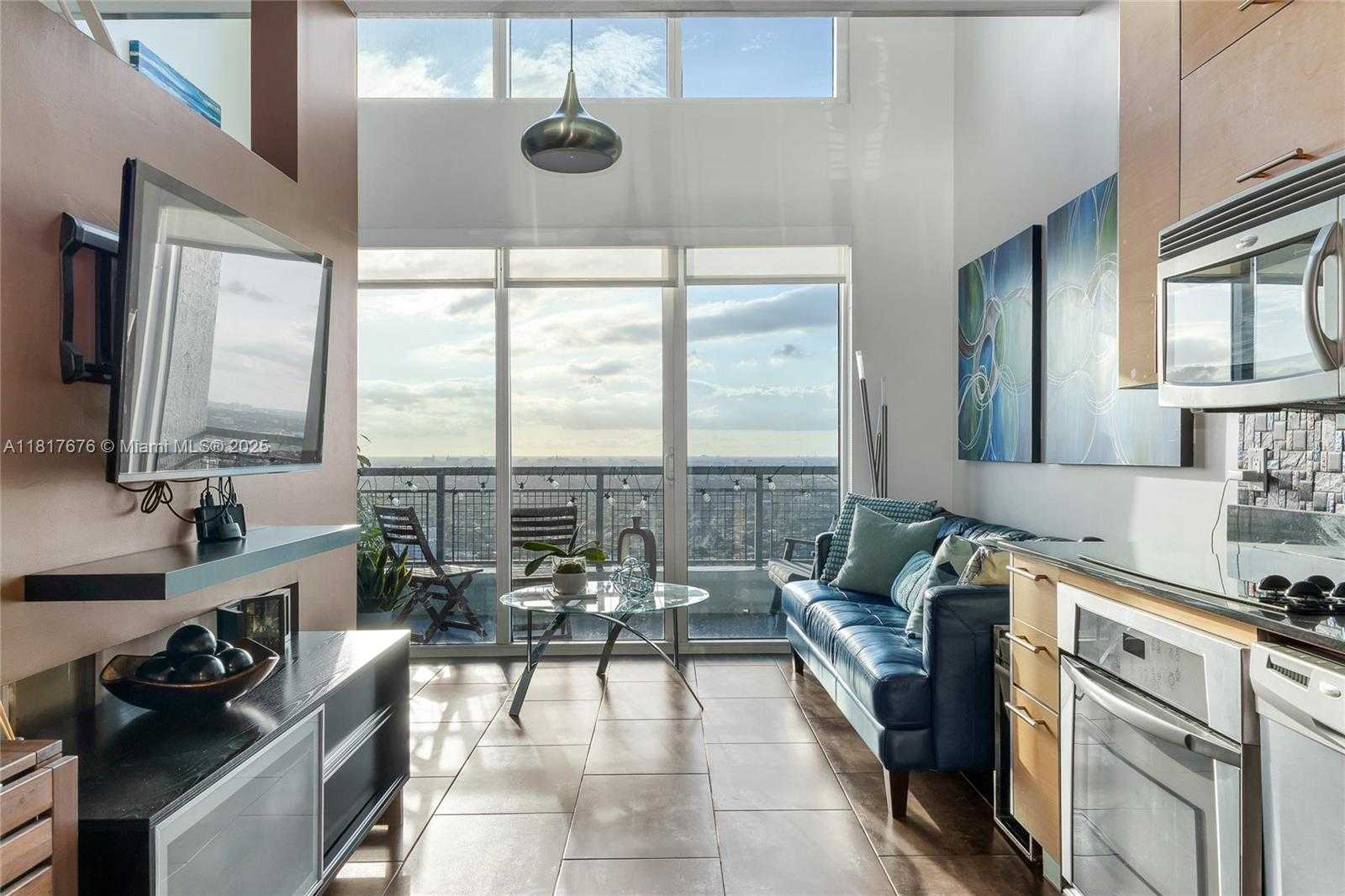 Small Image of 60 SOUTH WEST 13TH ST #3211, Miami Number 4