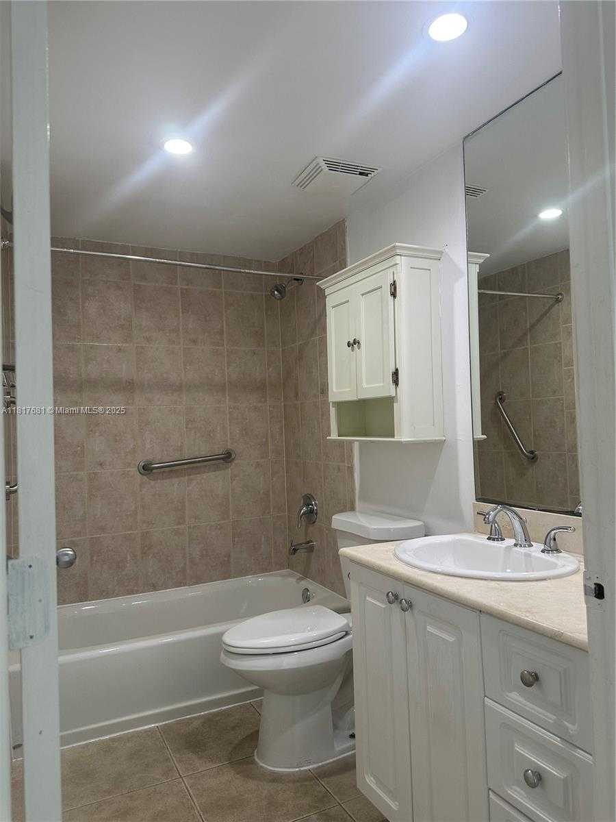 Small Image of 10350 WEST BAY HARBOR DR #4F + DEN, Bay Harbor Islands Number 17