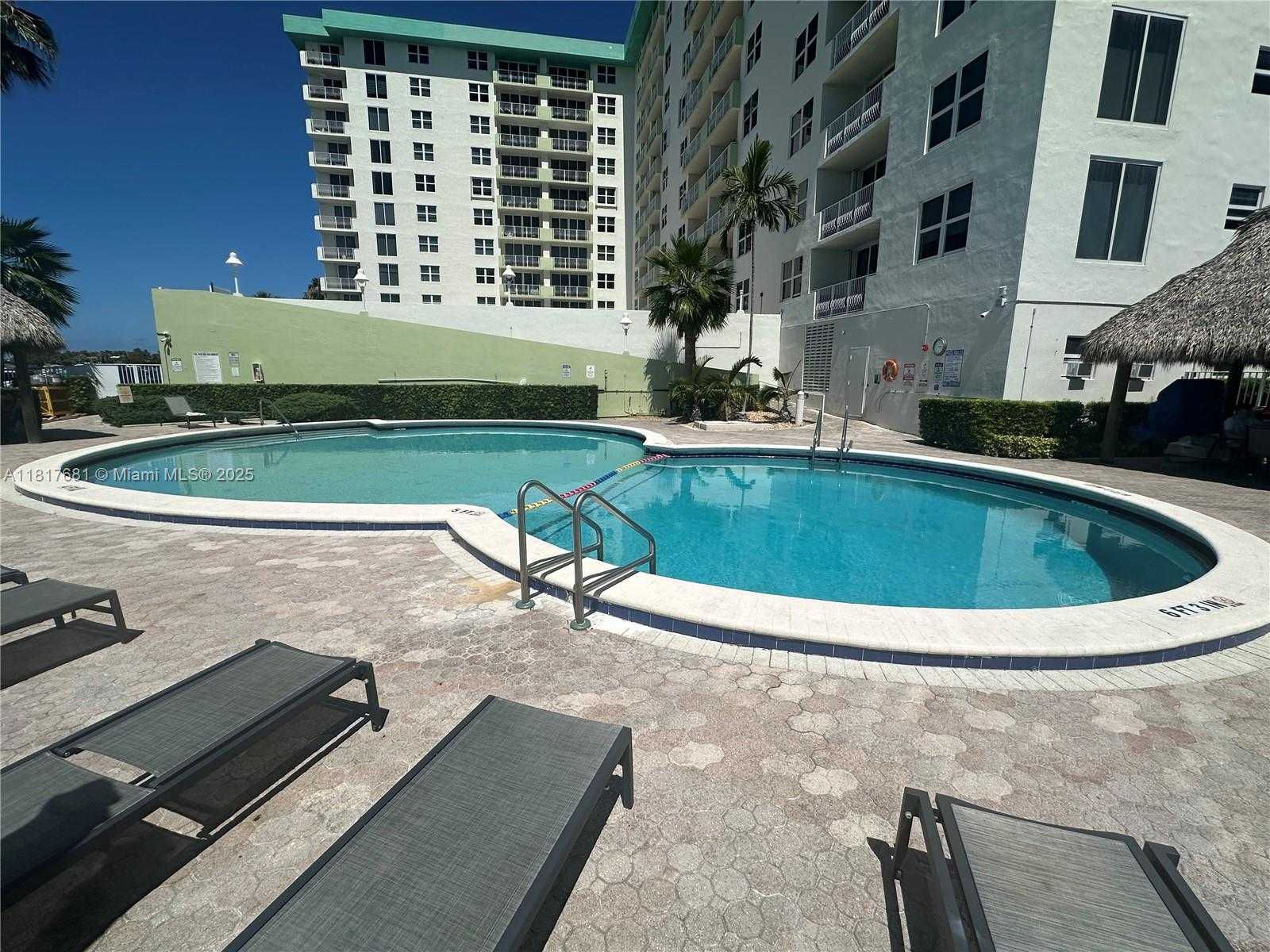 Small Image of 10350 WEST BAY HARBOR DR #4F + DEN, Bay Harbor Islands Number 31