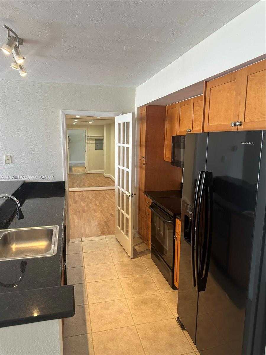 Small Image of 10350 WEST BAY HARBOR DR #4F + DEN, Bay Harbor Islands Number 9