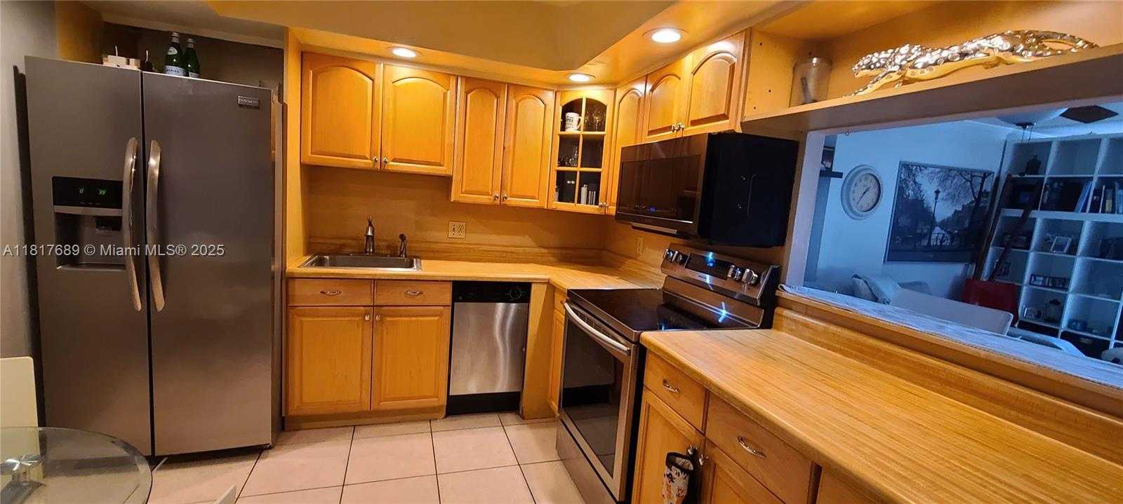 Small Image of 2801 NORTH EAST 183RD ST #1211W, Aventura Number 2