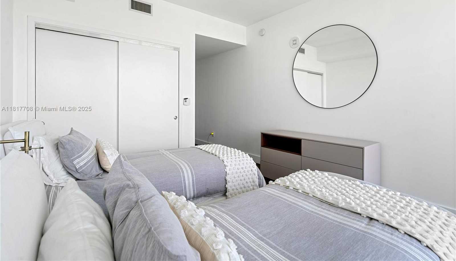 Small Image of 360 OCEAN DR #1106S, Key Biscayne Number 14