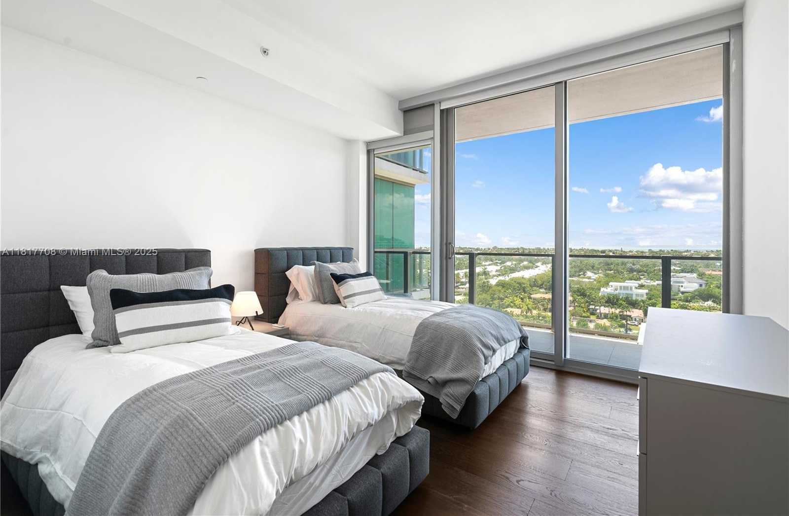 Small Image of 360 OCEAN DR #1106S, Key Biscayne Number 16