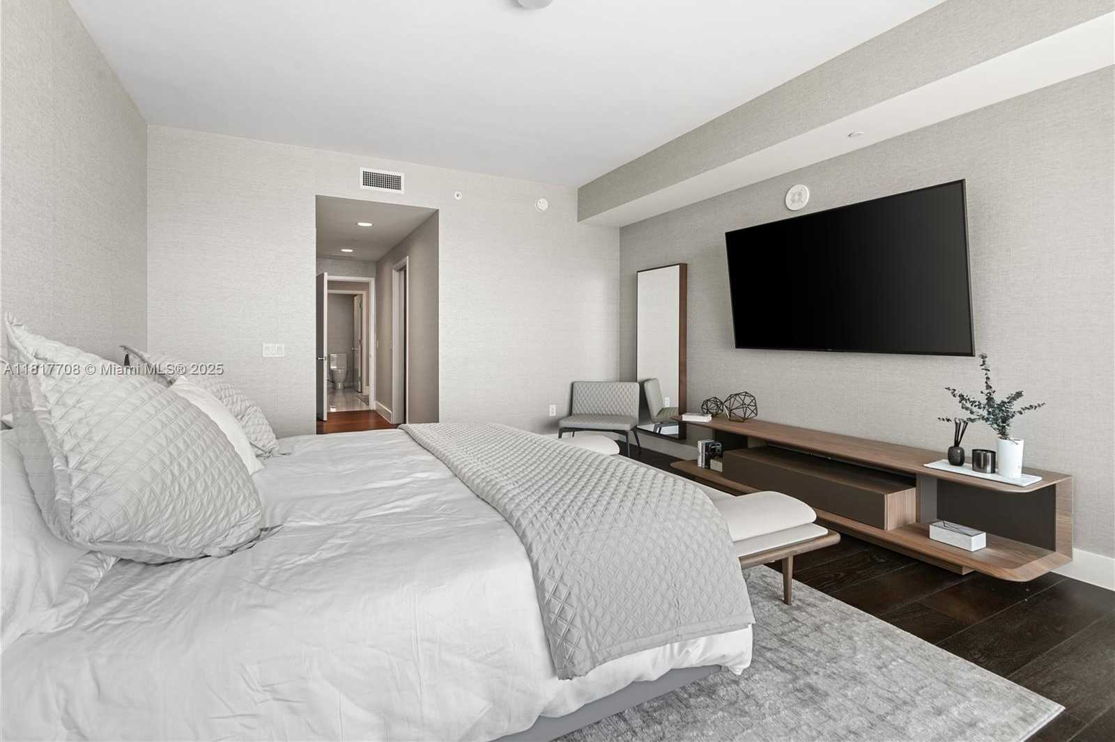 Small Image of 360 OCEAN DR #1106S, Key Biscayne Number 23