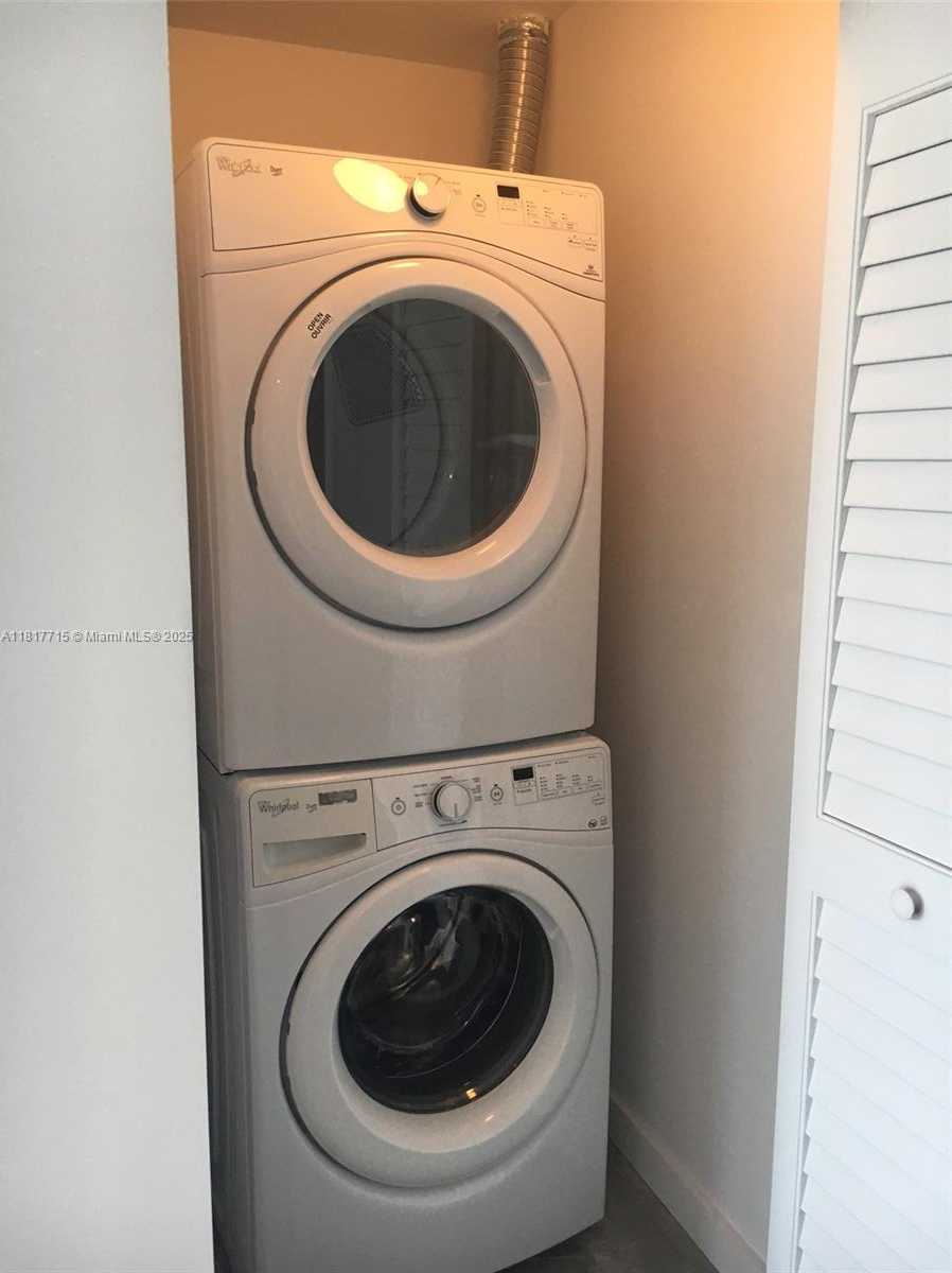 Small Image of 151 SOUTH EAST 1ST ST #1109, Miami Number 9