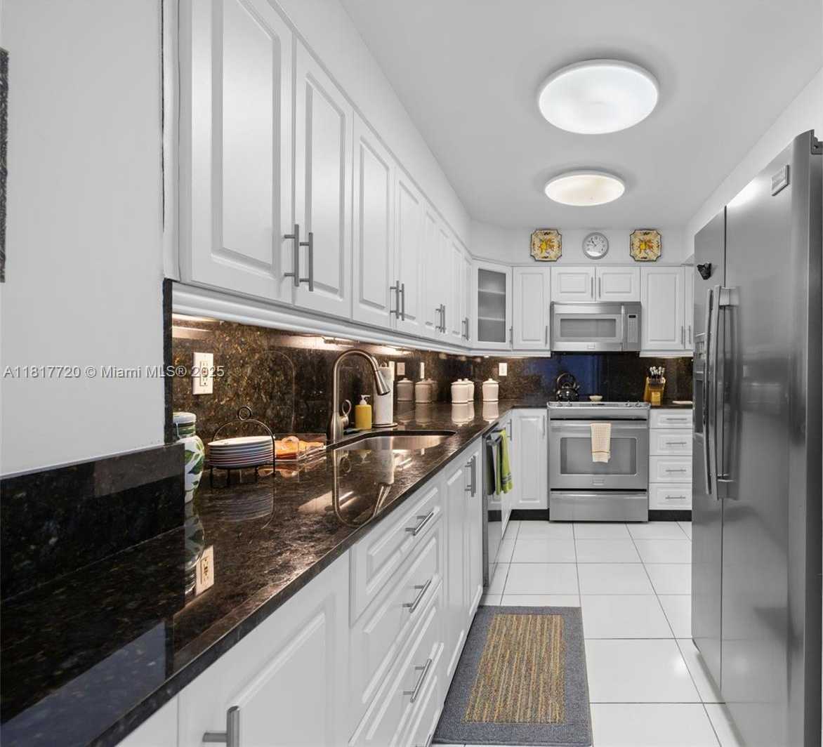 Small Image of 9511 COLLINS AVE #1208 +den, Surfside Number 5