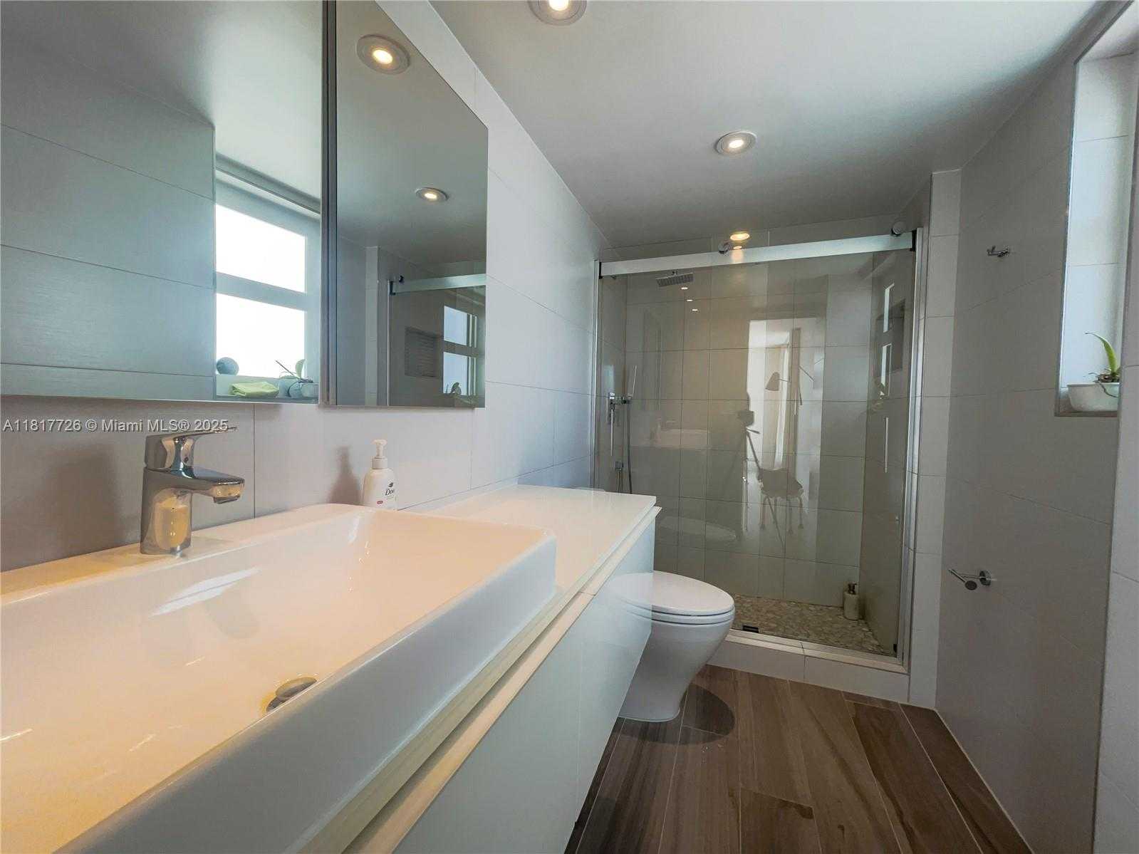 Small Image of 1800 EAST COLLINS AVE #9C, Miami Beach Number 15