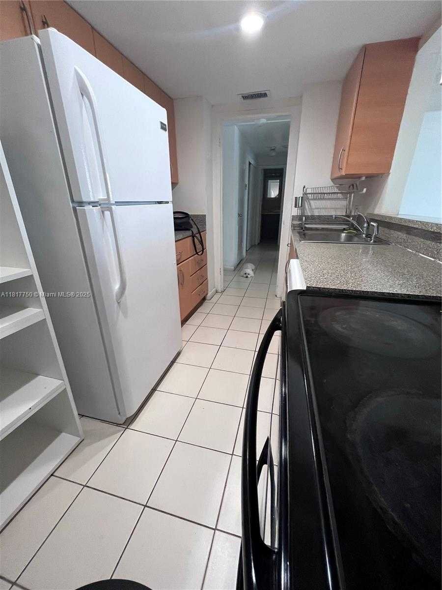 Small Image of 7545 EAST TREASURE DR #4K, North Bay Village Number 17