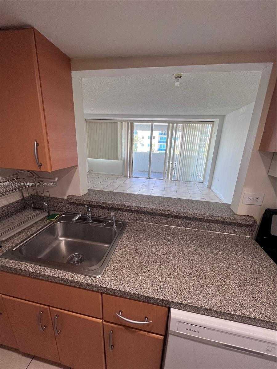 Small Image of 7545 EAST TREASURE DR #4K, North Bay Village Number 21