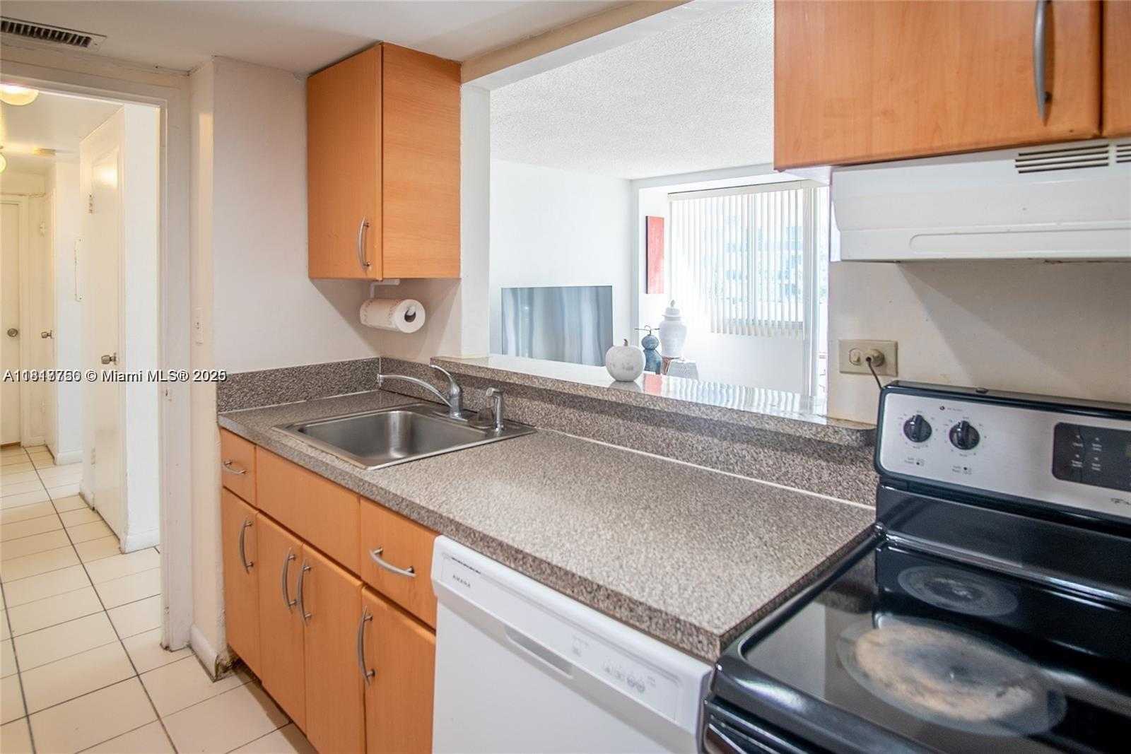Small Image of 7545 EAST TREASURE DR #4K, North Bay Village Number 6