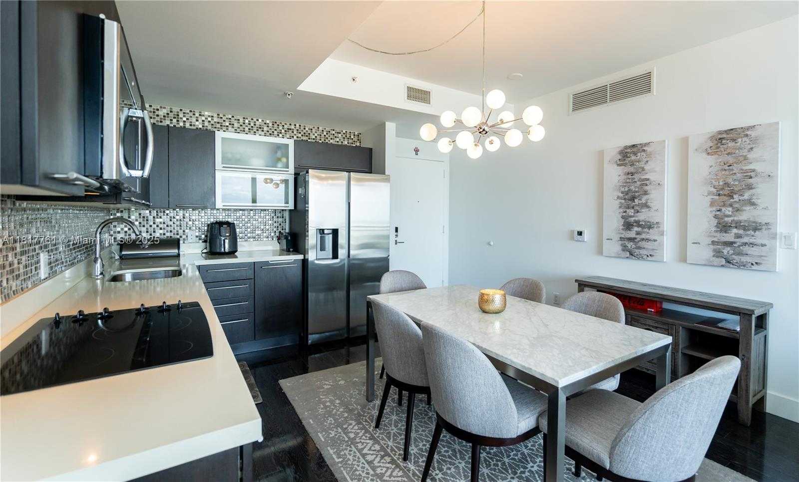 Small Image of 90 SOUTH WEST 3RD ST #3707, Miami Number 15