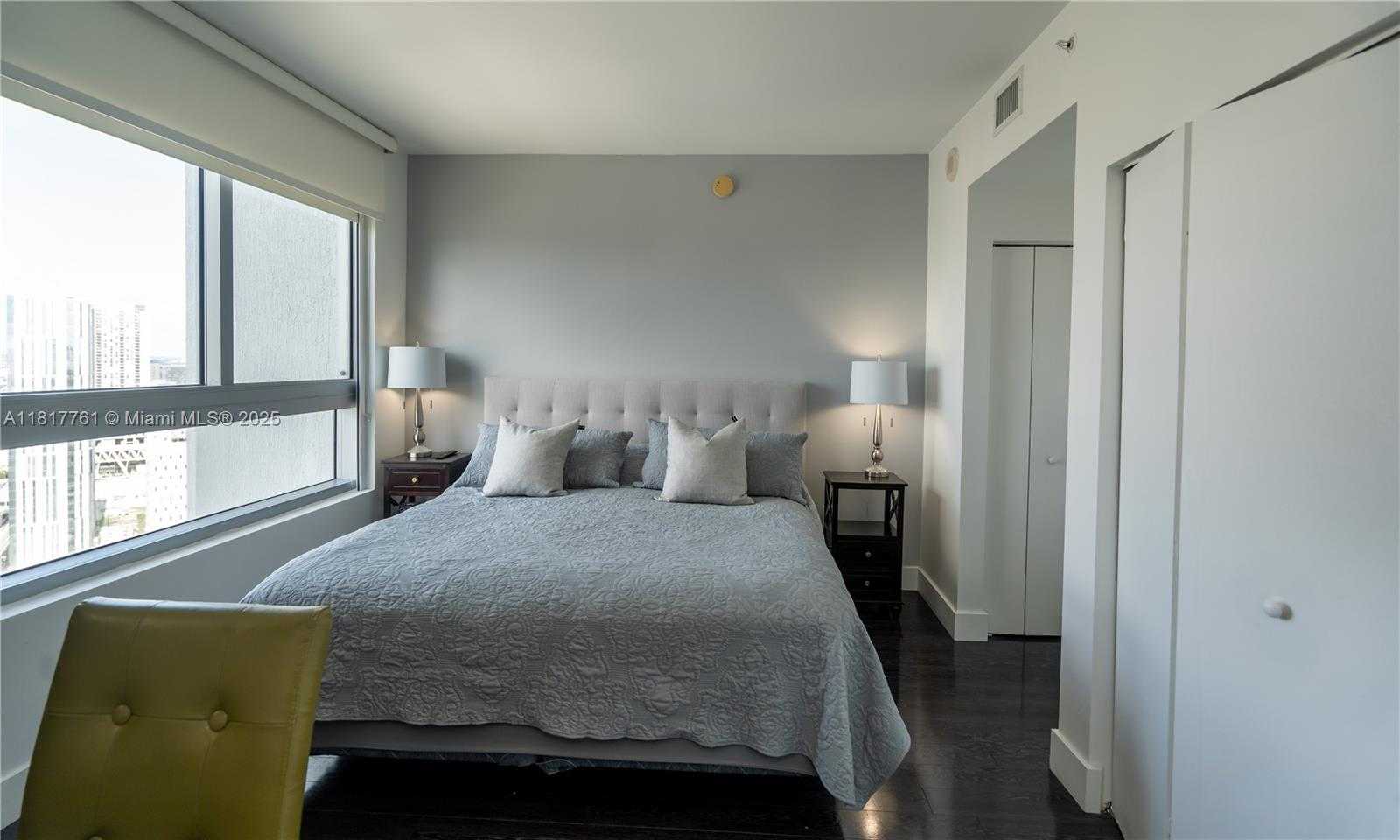 Small Image of 90 SOUTH WEST 3RD ST #3707, Miami Number 24