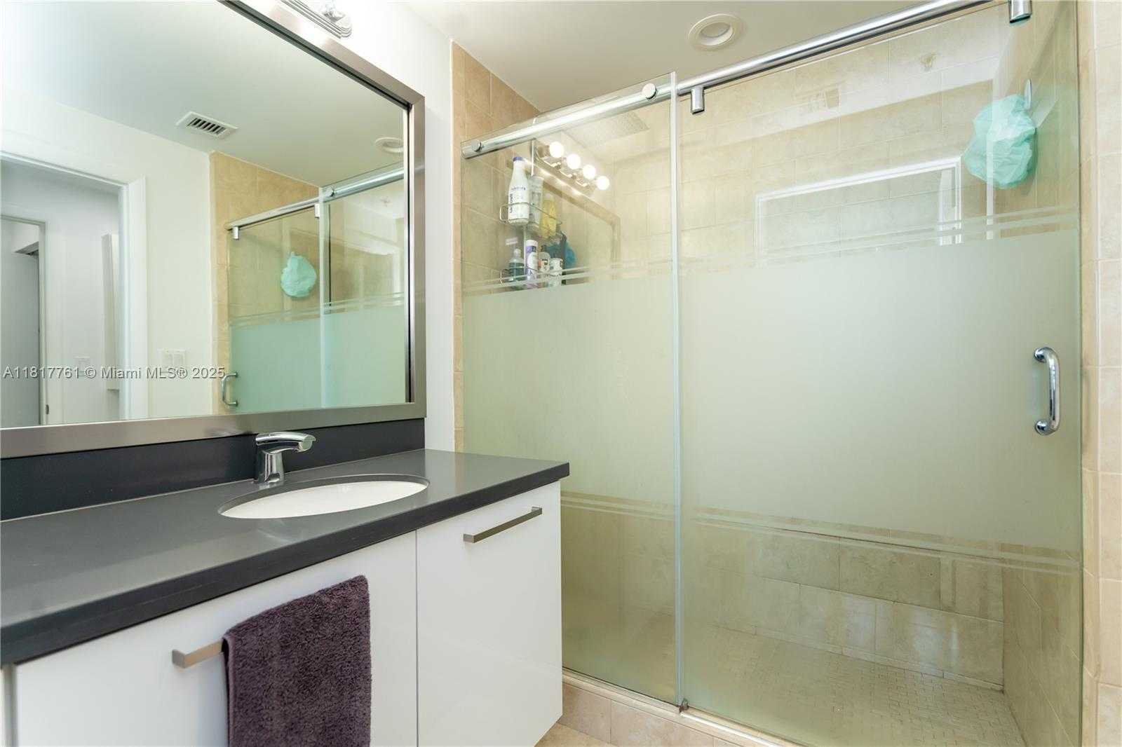 Small Image of 90 SOUTH WEST 3RD ST #3707, Miami Number 28