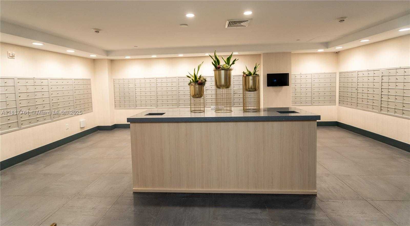 Small Image of 90 SOUTH WEST 3RD ST #3707, Miami Number 30