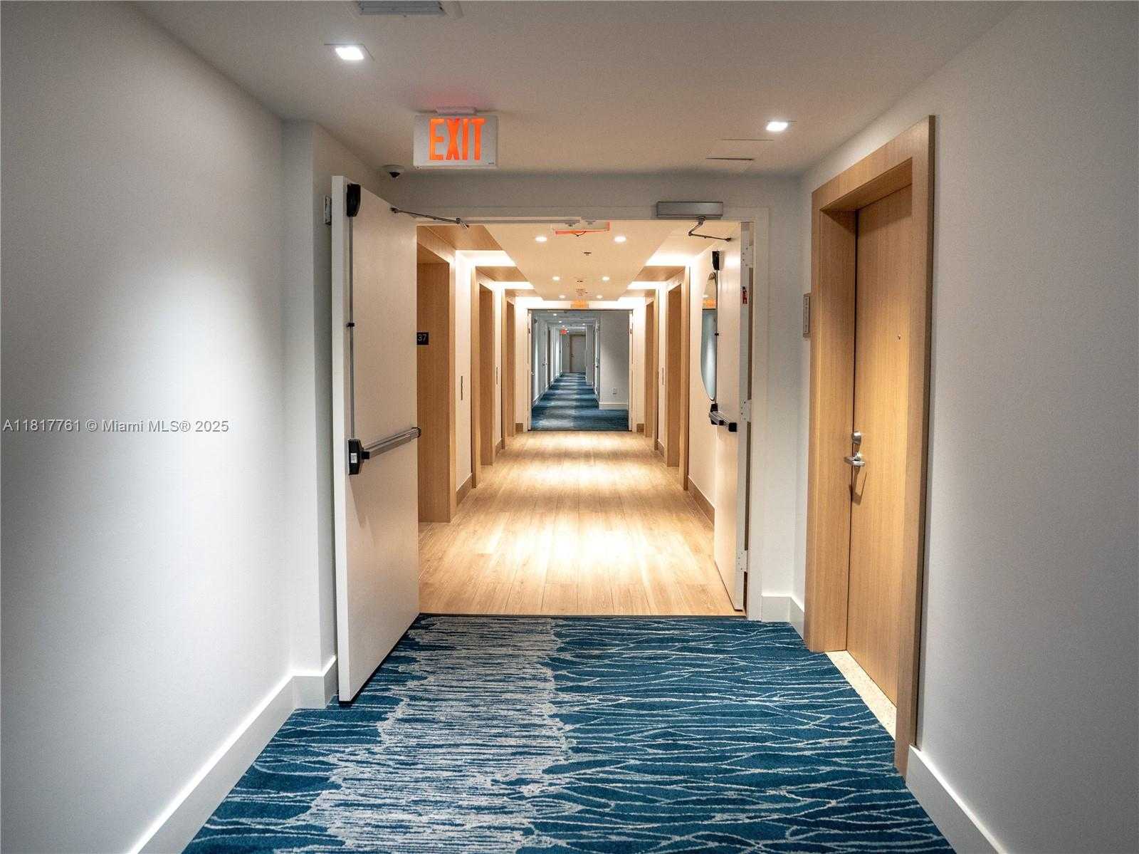 Small Image of 90 SOUTH WEST 3RD ST #3707, Miami Number 34