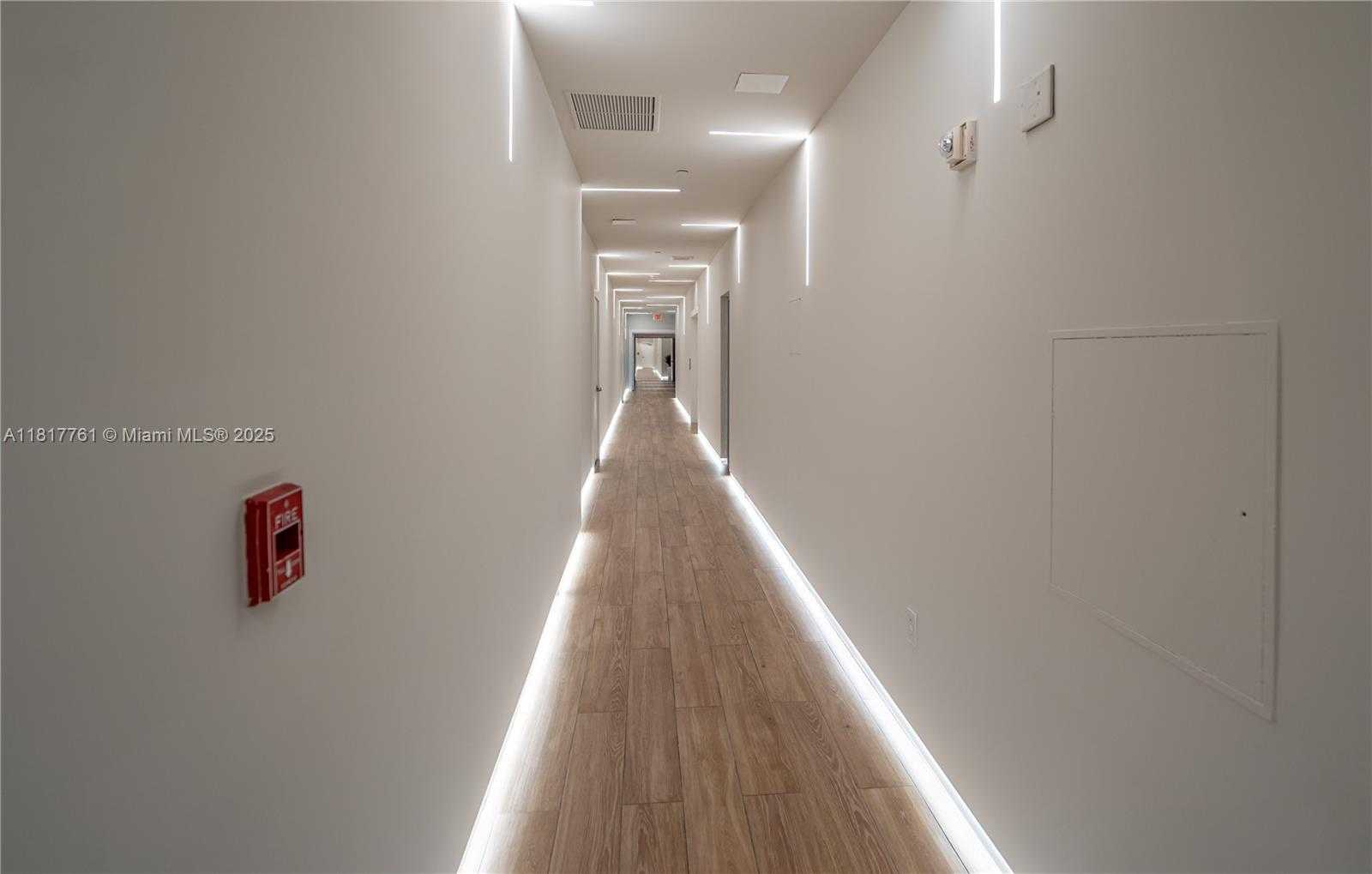 Small Image of 90 SOUTH WEST 3RD ST #3707, Miami Number 35