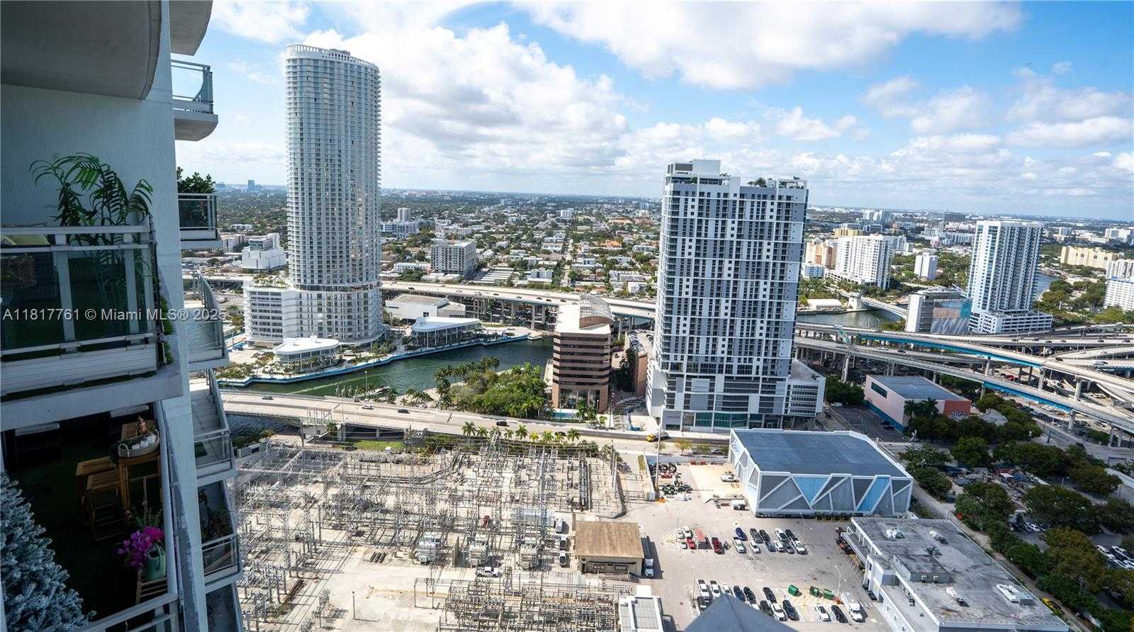 Small Image of 90 SOUTH WEST 3RD ST #3707, Miami Number 39
