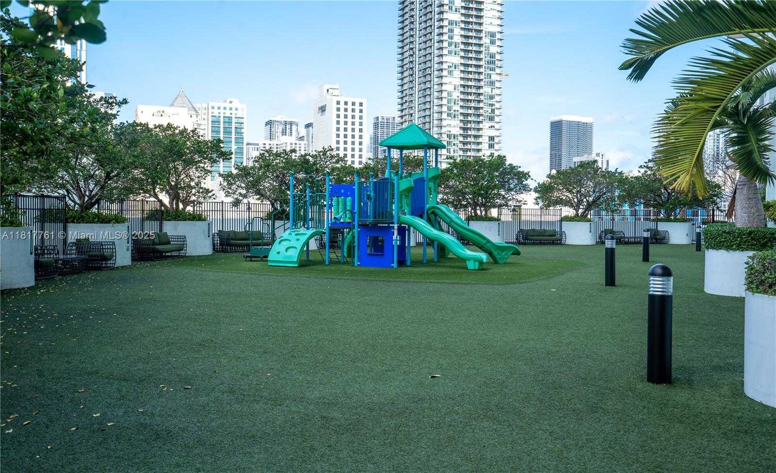 Small Image of 90 SOUTH WEST 3RD ST #3707, Miami Number 49