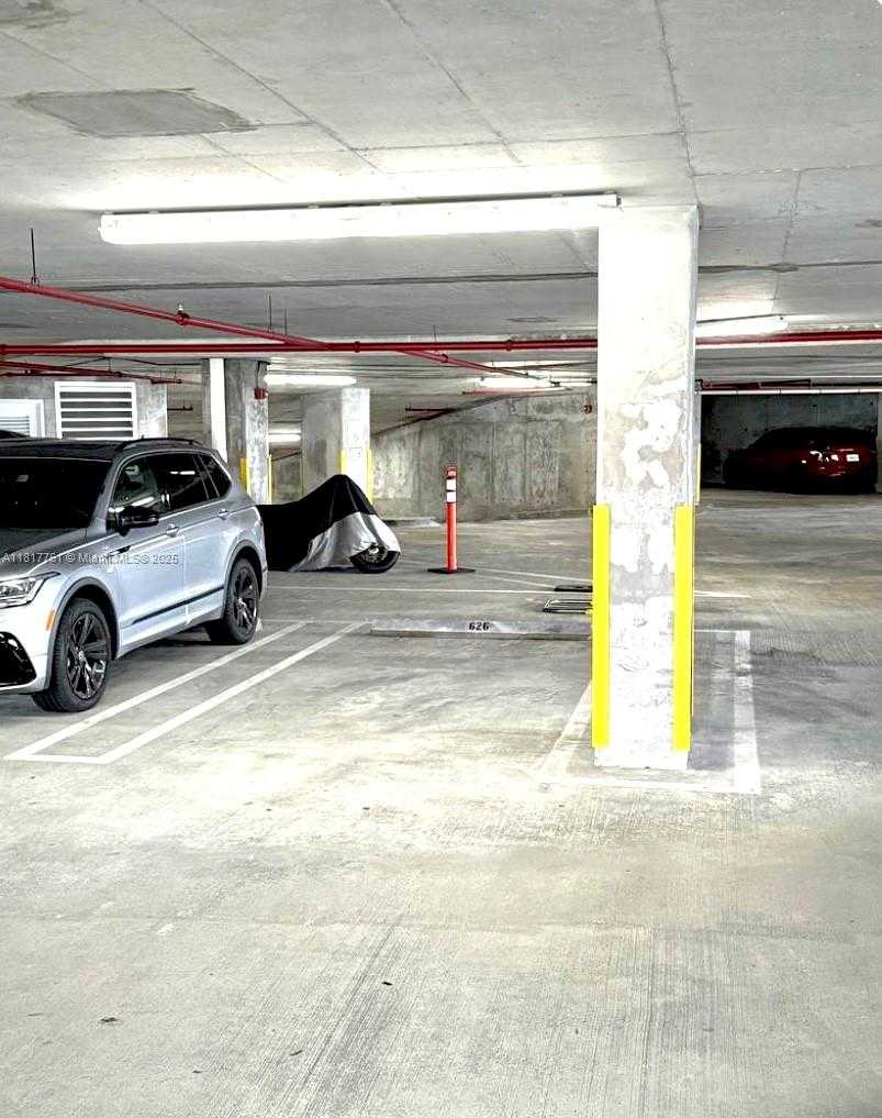 Small Image of 90 SOUTH WEST 3RD ST #3707, Miami Number 52