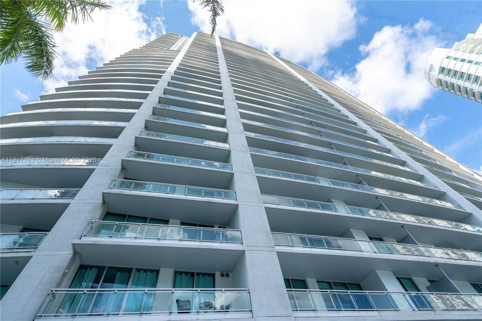 Small Image of 90 SOUTH WEST 3RD ST #3707, Miami Number 60