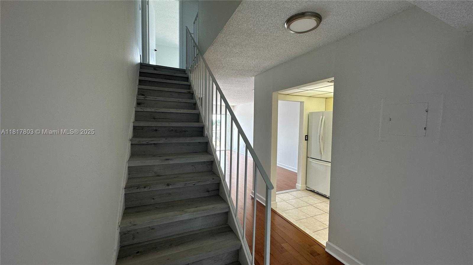 Small Image of 9359 FONTAINEBLEAU BLVD #F411, Miami Number 2