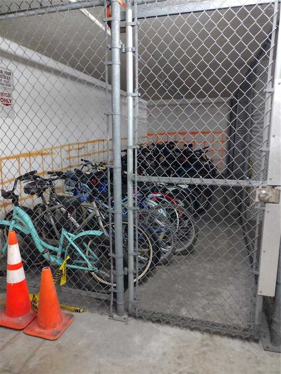 Small Image of 6061 COLLINS AVE #4B, Miami Beach Number 16