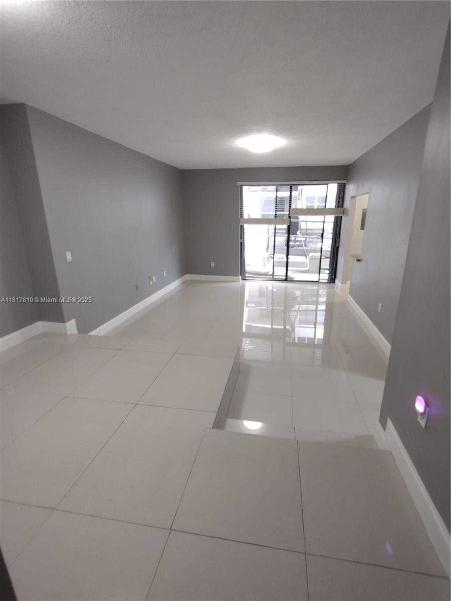 Small Image of 6061 COLLINS AVE #4B, Miami Beach Number 2