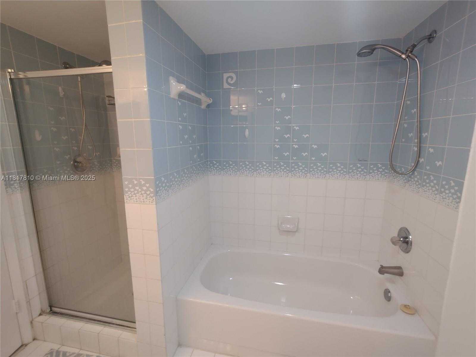 Small Image of 6061 COLLINS AVE #4B, Miami Beach Number 22