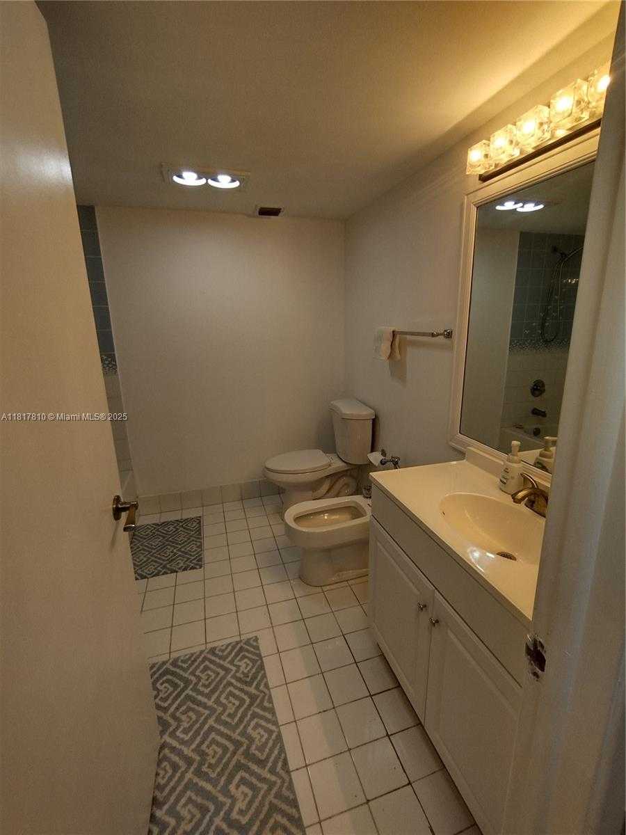 Small Image of 6061 COLLINS AVE #4B, Miami Beach Number 23