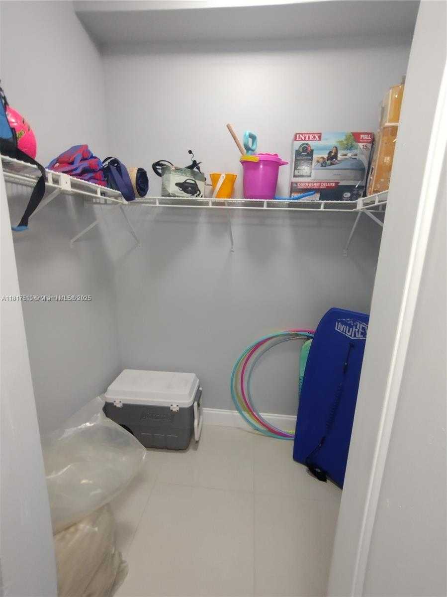 Small Image of 6061 COLLINS AVE #4B, Miami Beach Number 25