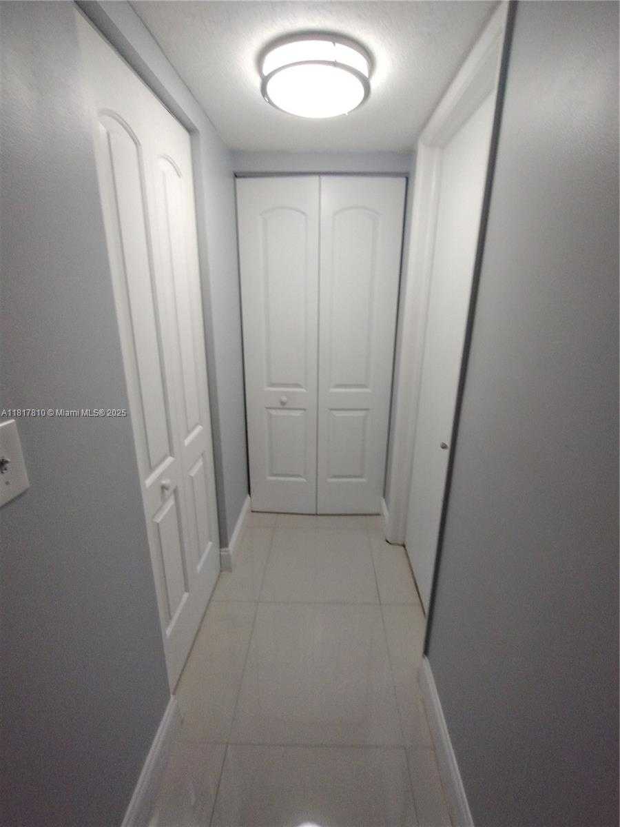 Small Image of 6061 COLLINS AVE #4B, Miami Beach Number 26
