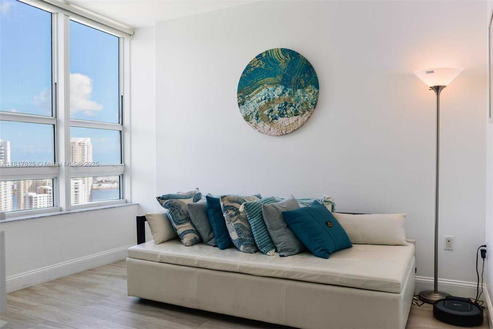 Small Image of 950 BRICKELL BAY DR #3406, Miami Number 16