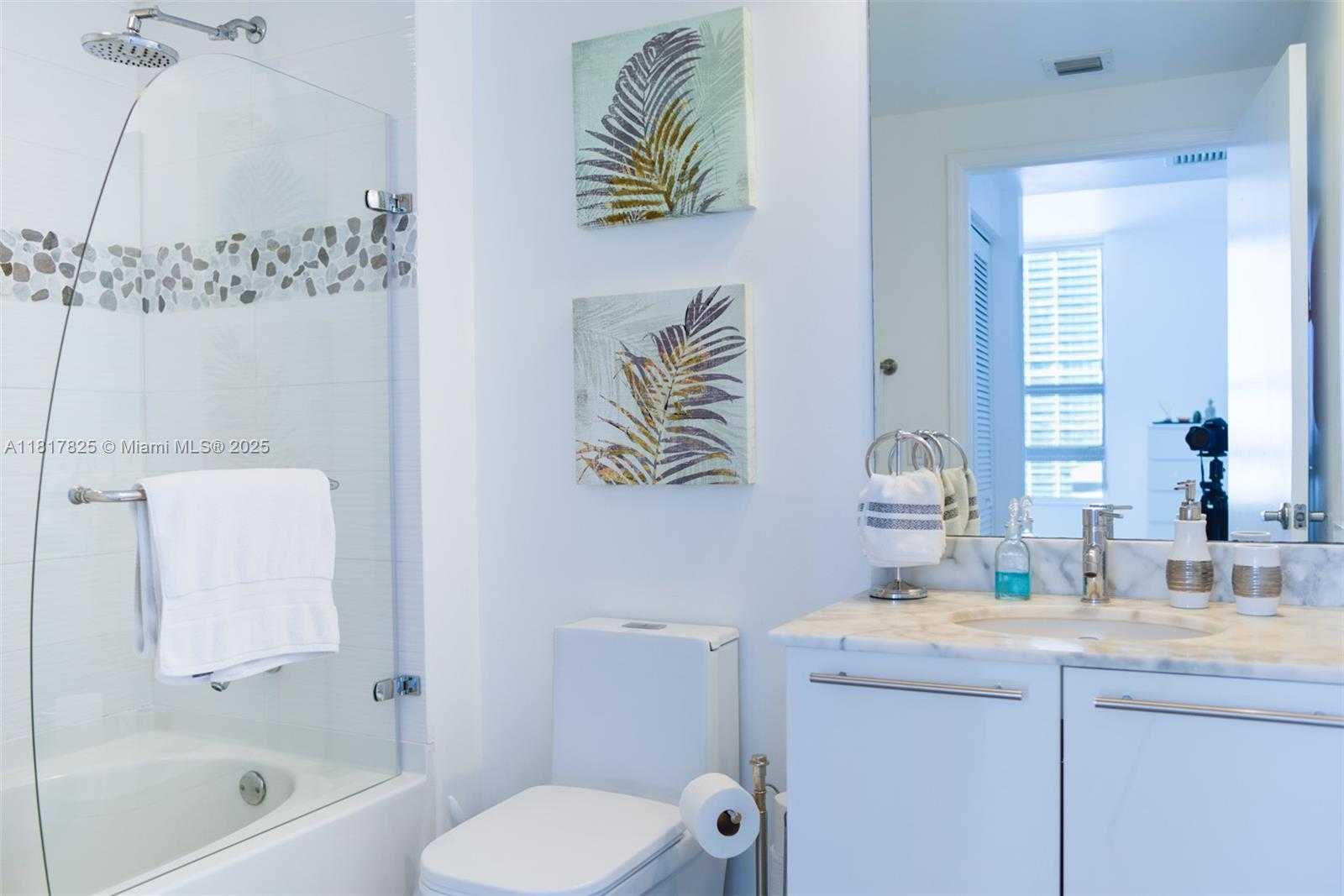 Small Image of 950 BRICKELL BAY DR #3406, Miami Number 20