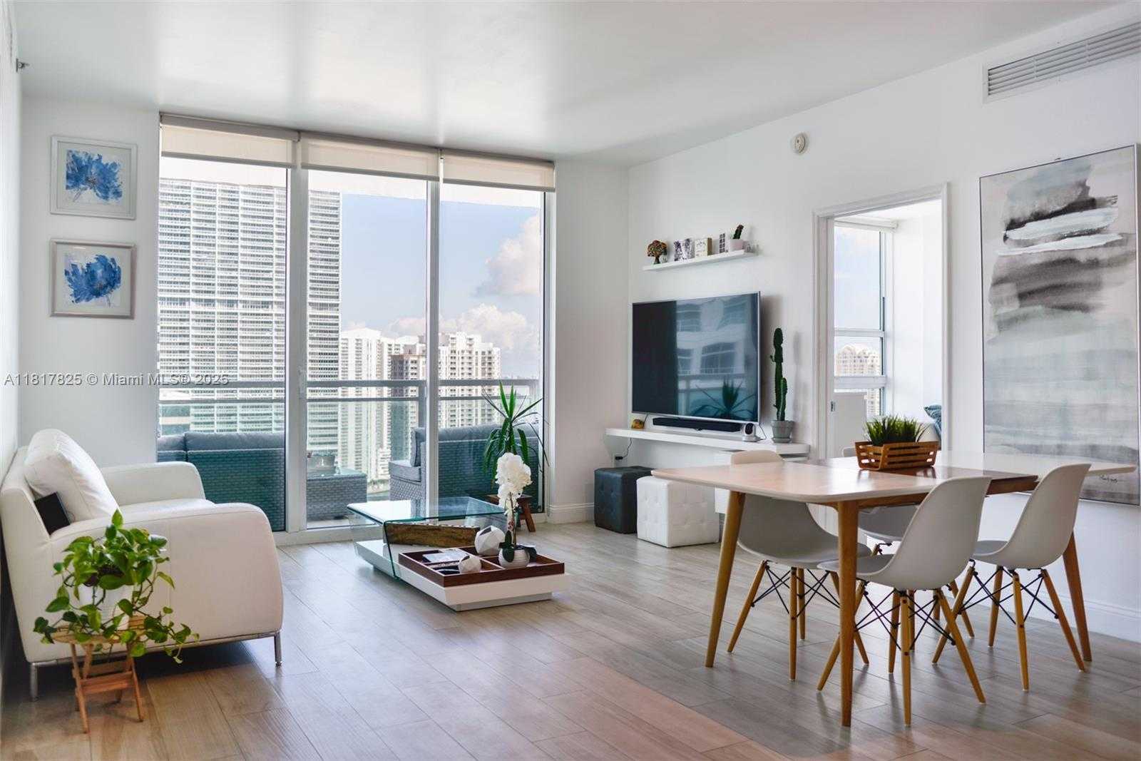 Small Image of 950 BRICKELL BAY DR #3406, Miami Number 5