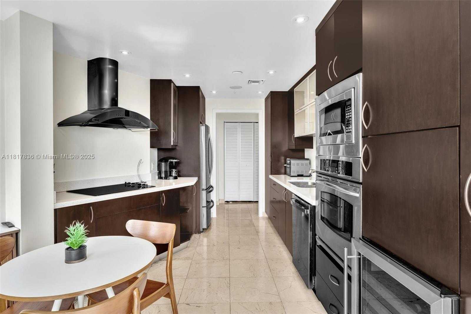 Small Image of 848 BRICKELL KEY DR #1805, Miami Number 17