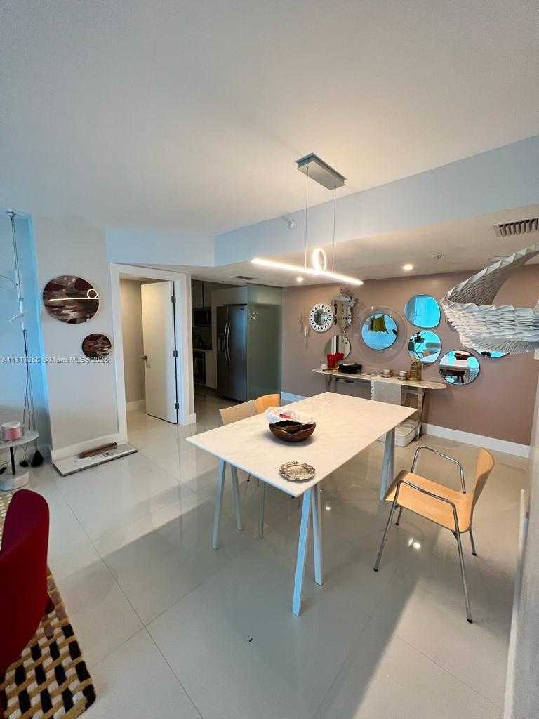 Small Image of 800 CLAUGHTON ISLAND DR #704, Miami Number 14
