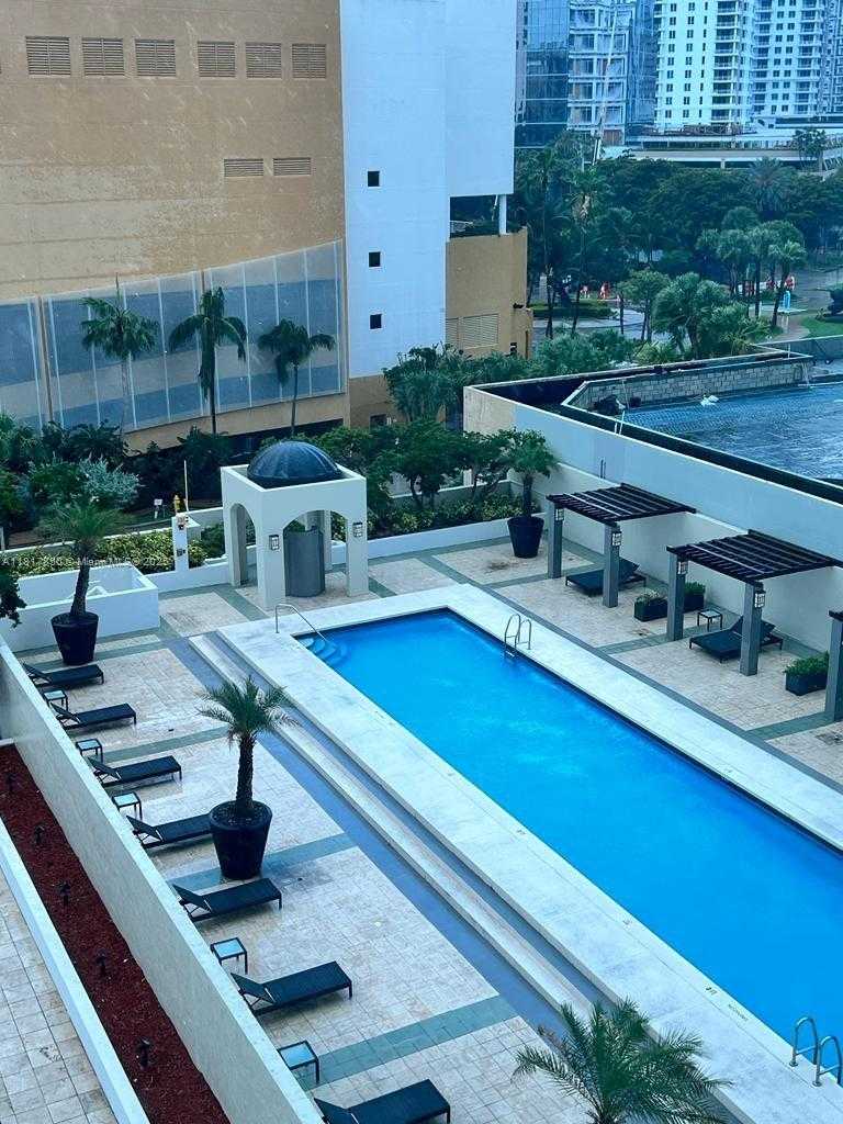 Small Image of 800 CLAUGHTON ISLAND DR #704, Miami Number 23