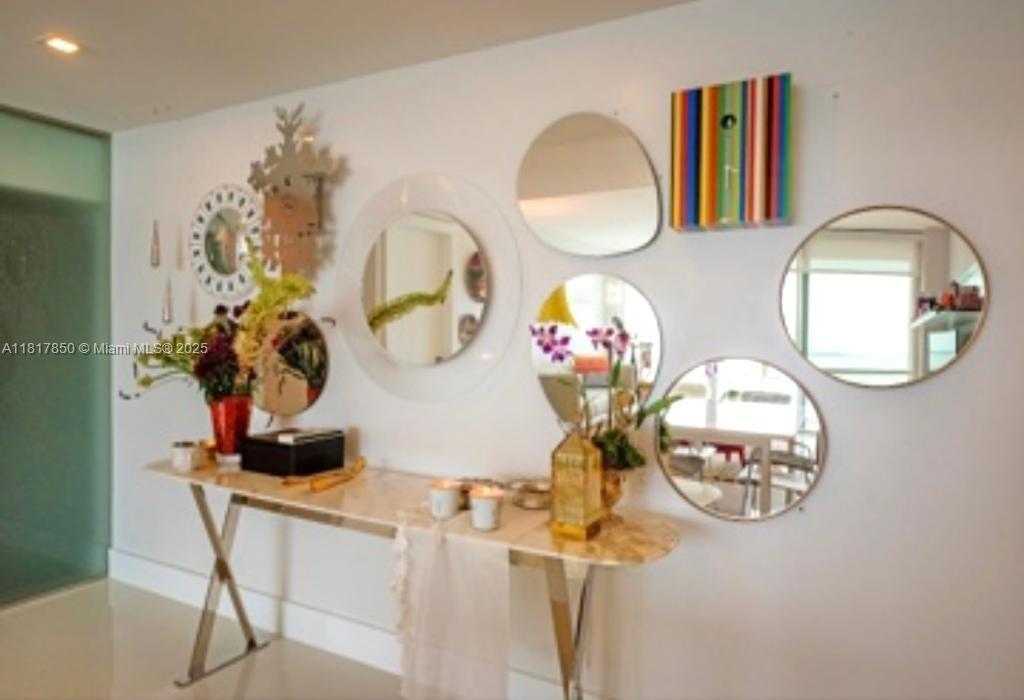 Small Image of 800 CLAUGHTON ISLAND DR #704, Miami Number 3