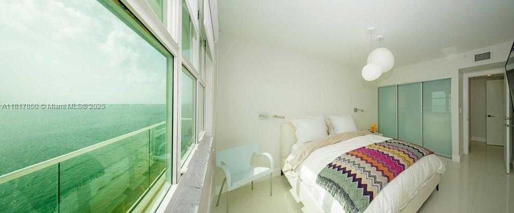 Small Image of 800 CLAUGHTON ISLAND DR #704, Miami Number 9